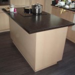 Ilot de cuisine sur mesure en hêtre et granit