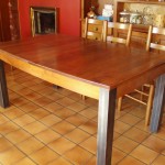 Table ovale merisier teinté et acier noir