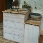 meuble en frêne ondé resine et sapin teinté.